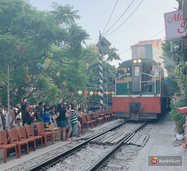 4 địa điểm “sống ảo” ở Hà Nội lên hình long lanh mà ngoài đời thì… hên xui, 2 nơi cuối còn nguy hiểm đến cả tài sản và tính mạng mà dân tình vẫn đổ xô tới - Ảnh 33.