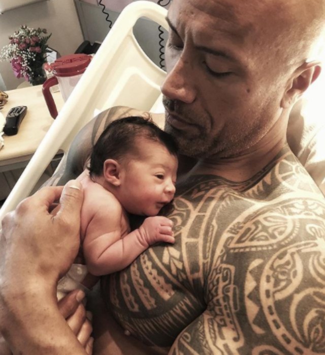 Cận cảnh nhan sắc vợ siêu sao hành động cơ bắp, khổng lồ nhất hành tinh Dwayne Johnson  - Ảnh 9.