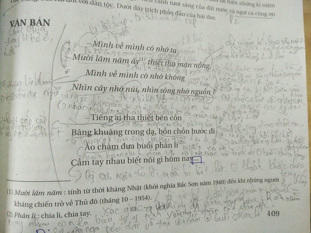 Bức ảnh nói hộ nỗi lòng dân học Văn khiến học sinh nào cũng bồi hồi: Hóa ra mình từng có thời học hành ác liệt như vậy - Ảnh 2.