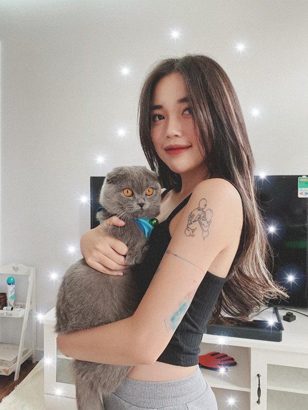 Hot streamer Linh Ngọc Đàm muối mặt vì 2 lần sai kiến thức cơ bản trên truyền hình: Không biết thể thơ thất ngôn tứ tuyệt, không tính được 7x8 bằng bao nhiêu - Ảnh 4.