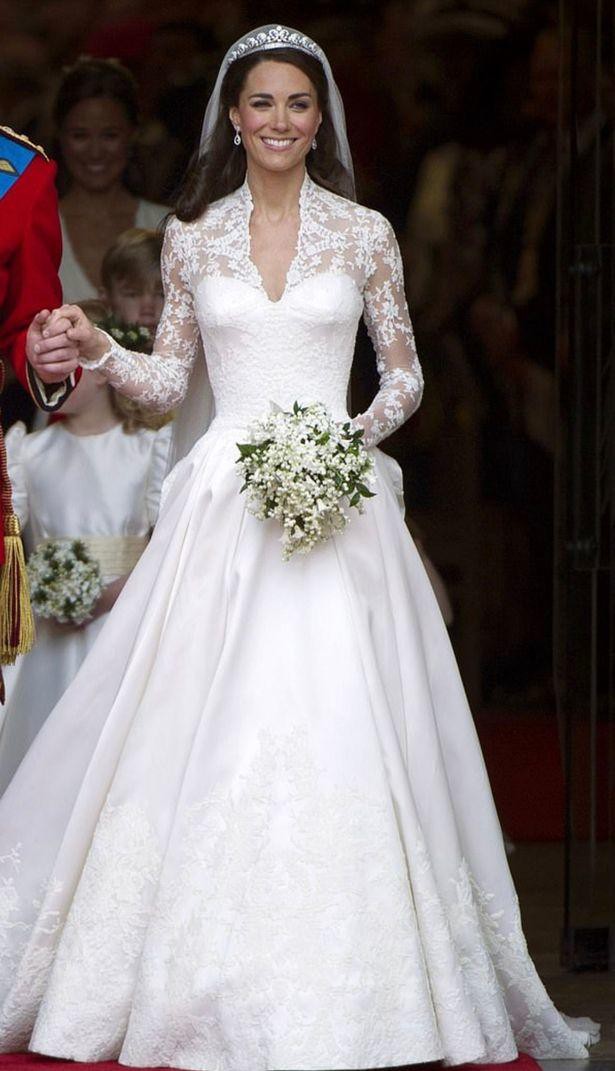 Lý do bất ngờ khiến Công nương Kate bật khóc trong Cung điện Hoàng gia ngay trước lễ cưới - Ảnh 4.