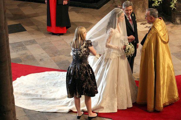 Lý do bất ngờ khiến Công nương Kate bật khóc trong Cung điện Hoàng gia ngay trước lễ cưới - Ảnh 5.