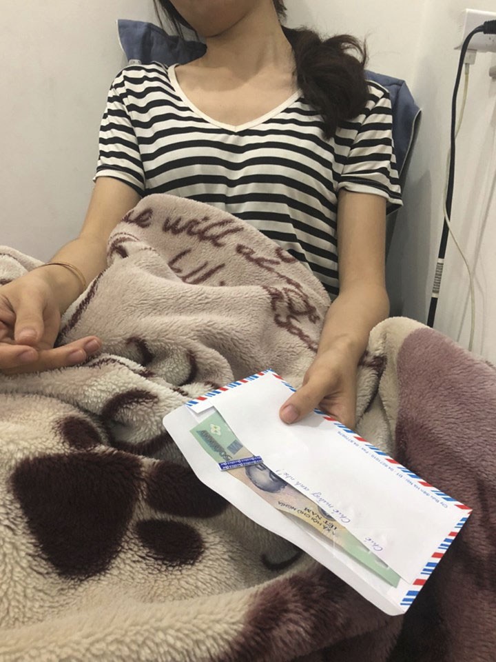 Được người y&ecirc;u cũ tặng qu&agrave; cứ tưởng l&agrave; mừng, ngờ đ&acirc;u khổ chủ nhận xong chỉ  biết kh&oacute;c th&eacute;t v&igrave; 'hiểm' qu&aacute; chừng