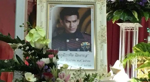 Tiết lộ hiện trường vụ mỹ nam đình đám Thái Lan treo cổ tự tử và sự thật về cuộc sống cùng quẫn trước khi chết - Ảnh 7.