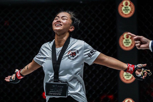 Nhan sắc những nữ thần tại ONE Championship: Người hack tuổi một cách quá đáng, người thì giữ kỷ lục thế giới và có một cô gái gốc Việt - Ảnh 14.