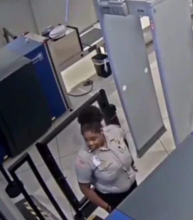 Nữ nhân viên sân bay Mỹ bày trò giễu cợt ngoại hình hành khách khiến dân mạng phẫn nộ - Ảnh 5.