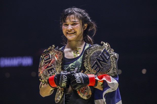 Nhan sắc những nữ thần tại ONE Championship: Người hack tuổi một cách quá đáng, người thì giữ kỷ lục thế giới và có một cô gái gốc Việt - Ảnh 10.