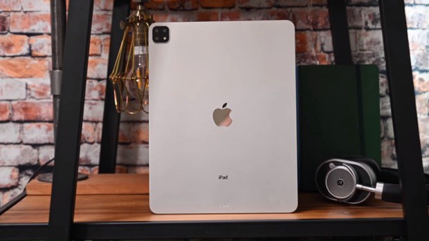 Bắt quả tang iPad Pro 2019 lộ mặt: Camera đầy lỗ như iPhone 11 Pro, còn lại chẳng có gì mới hơn? - Ảnh 2.
