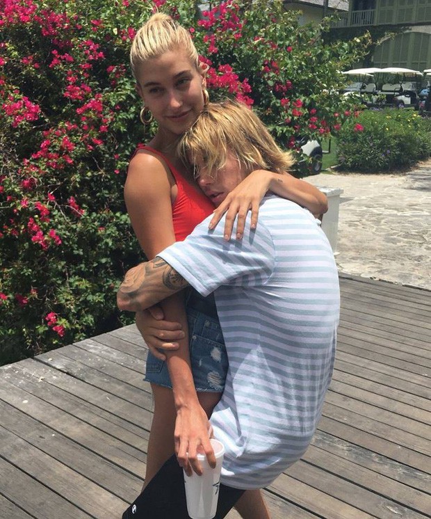 1 thập kỷ đã biến Hailey Baldwin từ fan cuồng ship Jelena thành cô dâu nắm tay Justin Bieber vào lễ đường như thế nào? - Ảnh 12.