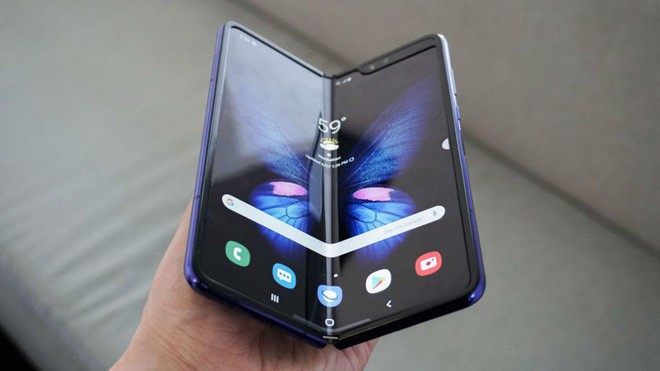 Sau bao ngày chờ đợi, smartphone màn hình gập Samsung Galaxy Fold đã chính thức ra mắt - Ảnh 2.