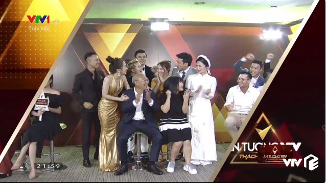 TRỰC TIẾP Lễ trao giải VTV AWARDS 2019: Bảo Thanh và dàn diễn viên của bộ phim gây sốt Về nhà đi con thẳng lớn - Ảnh 2.