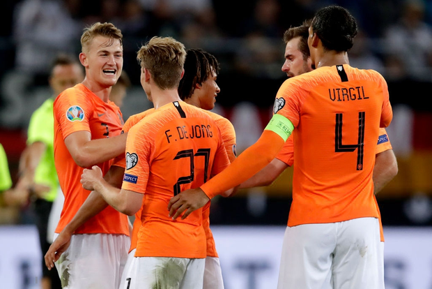 Vòng loại Euro 2020: Trung vệ điển trai bậc nhất thế giới mắc sai lầm siêu ngớ ngẩn, Hà Lan vẫn khiến Đức nhận thất bại đau đớn chưa từng có trong lịch sử - Ảnh 4.