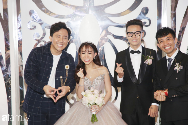 Đã tìm thấy tung tích của vợ hai Minh Nhựa, hóa ra cô ấy không hoàn toàn vô hình trong đám cưới con riêng của chồng - Ảnh 1.