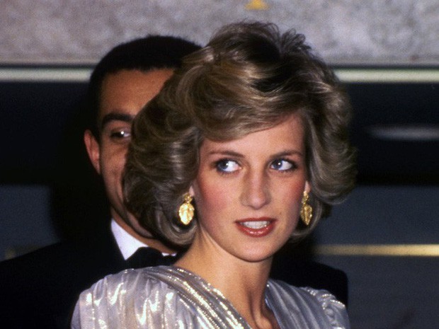 Công nương Diana: Cuộc đời đẫm nước mắt của đóa hồng nước Anh xinh đẹp, tài hoa nhưng bạc mệnh - Ảnh 17.
