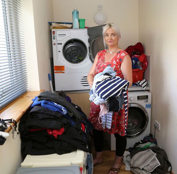 Dành cả thanh xuân để đẻ 10 cậu con trai, cuối cùng hai vợ chồng cũng đón được bé út là một tiểu công chúa dễ thương - Ảnh 3. Dành cả thanh xuân để đẻ 10 cậu con trai, cuối cùng hai vợ chồng cũng đón được bé út là một tiểu công chúa dễ thương - Ảnh 3.