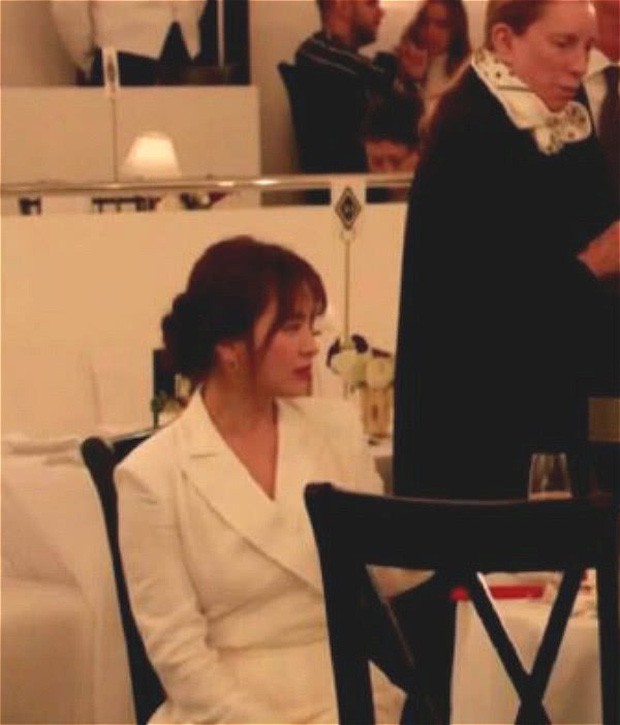 Zoom cận cảnh nhan sắc Song Hye Kyo tại sự kiện: Già nua, lộ dấu hiệu lão hoá và tăng cân? - Ảnh 4.