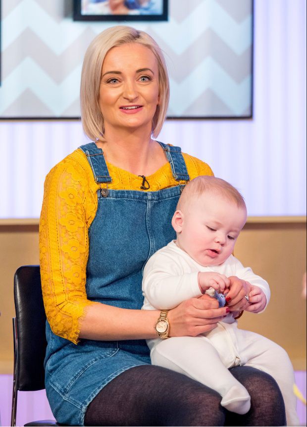 Dành cả thanh xuân để đẻ 10 cậu con trai, cuối cùng hai vợ chồng cũng đón được bé út là một tiểu công chúa dễ thương - Ảnh 4. Dành cả thanh xuân để đẻ 10 cậu con trai, cuối cùng hai vợ chồng cũng đón được bé út là một tiểu công chúa dễ thương - Ảnh 4.