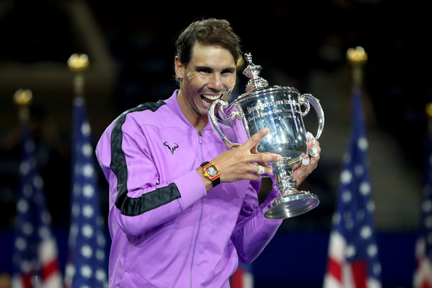 Điều người hâm mộ Federer lo sợ đã đến: Nadal giành Grand Slam thứ 19 sau chiến thắng kịch tính ở chung kết US Open - Ảnh 8. Điều người hâm mộ Federer lo sợ đã đến: Nadal giành Grand Slam thứ 19 sau chiến thắng kịch tính ở chung kết US Open - Ảnh 8.