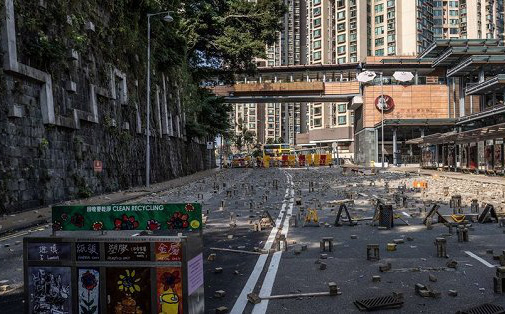 Hong Kong sắp ban bố lệnh giới nghiêm?