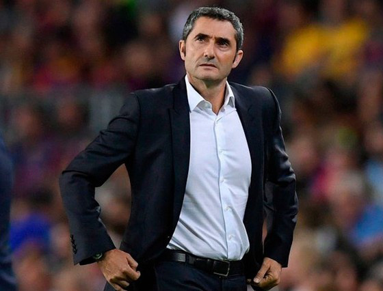 Barca thua ngược ở Siêu cúp, HLV Valverde lo lắng tương lai - Ảnh 1.