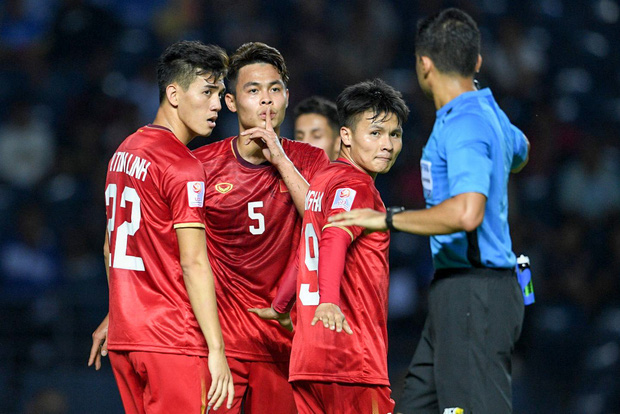 Tuyển thủ U23 Việt Nam hành động thiếu kiềm chế với trọng tài chính ở VCK U23 châu Á 2020 - Ảnh 2.