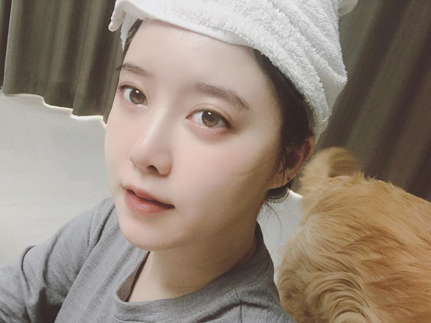 Goo Hye Sun gây xôn xao khi đăng ảnh selfie với dòng chú thích kì lạ, tâm lý có dấu hiệu bất ổn đến đáng lo - Ảnh 3.