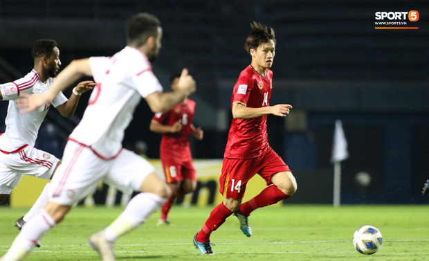 Tuyển thủ U23 Việt Nam hành động thiếu kiềm chế với trọng tài chính ở VCK U23 châu Á 2020 - Ảnh 6.