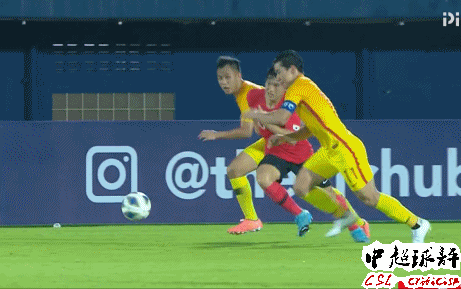 Báo Trung Quốc phẫn nộ, tố cầu thủ nhà bị U23 Hàn Quốc tát thẳng vào mặt nhưng trọng tài cùng VAR vẫn làm ngơ - Ảnh 2.