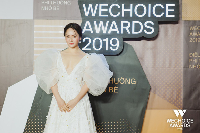 Thảm đỏ WeChoice Awards 2019 khủng nhất đầu năm của Vbiz: HHen Nie xuất hiện cá tính, Nhật Kim Anh như  nữ hoàng - Ảnh 6.