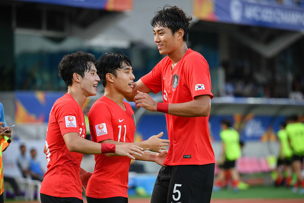 Hot như tuyển Hàn Quốc tại VCK U23 châu Á: Đội hình toàn nam thần, đi đá bóng có nhất thiết cần đẹp như thế này không! - Ảnh 1.