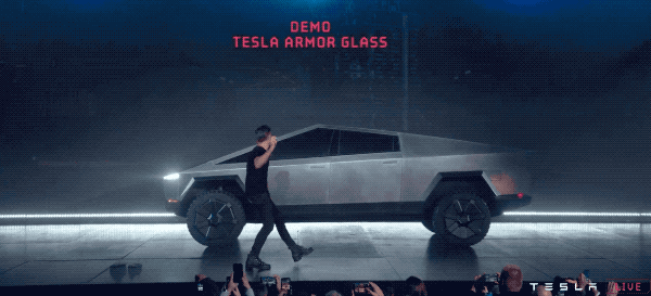 Tesla đang bán áo phông in hình kỷ niệm chiếc Cybertruck bị vỡ cửa sổ - Ảnh 1.