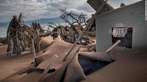 Núi lửa Philippines phun trào: Làng mạc, gia súc bị chôn vùi như ‘ngày tận thế’ - Ảnh 16.