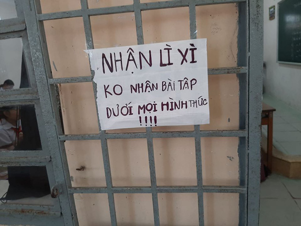 Gần Tết, các bạn học sinh to gan treo “tối hậu thư” trước lớp để nhắc khéo cô giáo khiến dân mạng vừa cười vừa đồng cảm - Ảnh 1.