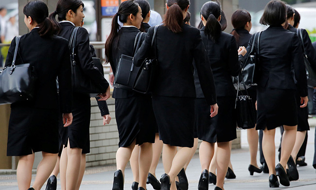 Phụ nữ Nhật Bản đau đáu lo sợ nghèo khó khi về hưu - Ảnh 2.