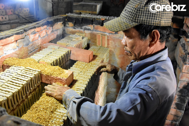 Là nơi duy nhất ở Huế làm tượng ông Táo với lịch sử cả trăm năm, nhưng làng Địa Linh giờ đây chỉ còn 5 hộ còn đỏ lửa - Ảnh 7.