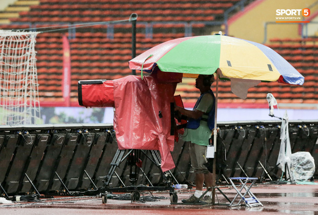 Trận đấu của Hà Nội FC trên đất Malaysia bị huỷ đột ngột chỉ sau 1 hiệp đấu - Ảnh 3.