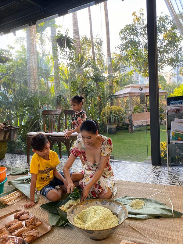 Giỏi giang trên thương trường, lộng lẫy ở sân khấu, Hoa hậu Hà Kiều Anh vẫn biết gói hơn 100 cái bánh chưng đón Tết - Ảnh 3.