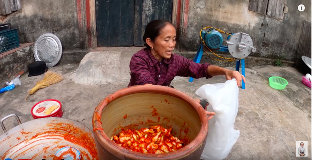 Bà Tân Vlog quyết định làm món “kim chi củ hành” siêu to khổng lồ để đón Tết nhưng đến khi hướng dẫn các cháu cách thưởng thức thì ai cũng bất ngờ - Ảnh 6.