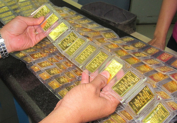 Muôn kiểu thưởng Tết độc lạ của các công ty Trung Quốc: Núi tiền 990 tỷ, vàng miếng, cần tây và cả... quan tài! - Ảnh 9.