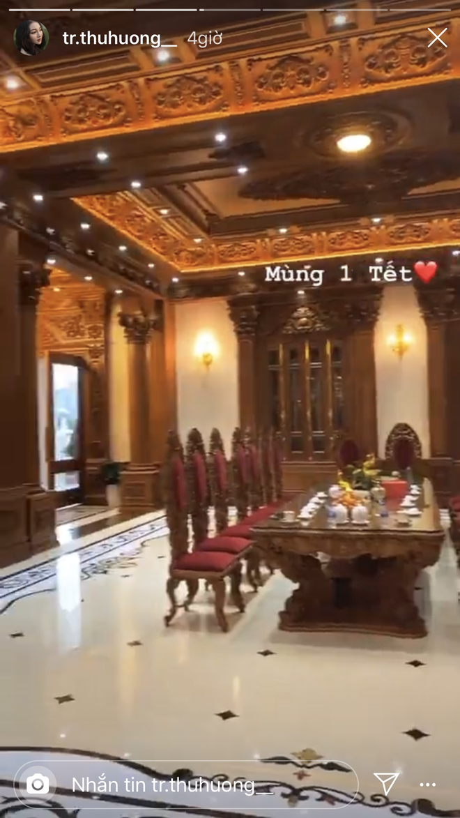 Cô dâu 200 cây vàng hé lộ hình ảnh bên trong lâu đài 7 tầng ở Nam Định, bàn ăn với bát đũa nhìn như dác vàng loá cả mắt - Ảnh 4.