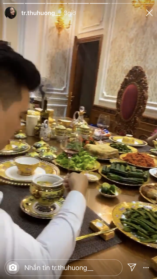Cô dâu 200 cây vàng hé lộ hình ảnh bên trong lâu đài 7 tầng ở Nam Định, bàn ăn với bát đũa nhìn như dác vàng loá cả mắt - Ảnh 5.