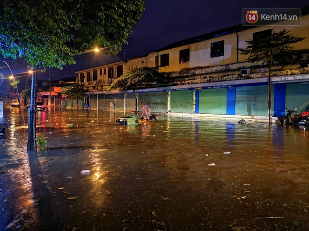 Ác mộng nước ngập đêm 30 Tết: Nước đục ngầu tràn vào nhà, đêm giao thừa bì bõm chờ đón pháo hoa - Ảnh 10.