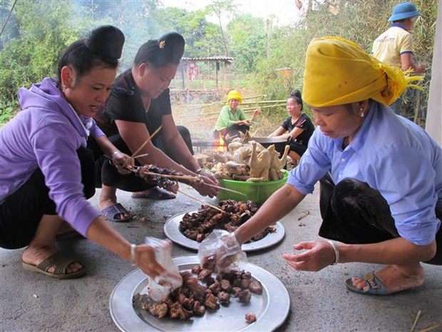 Độc đáo phong tục ăn Tết của người Thái vùng Mường Lò - Ảnh 2.
