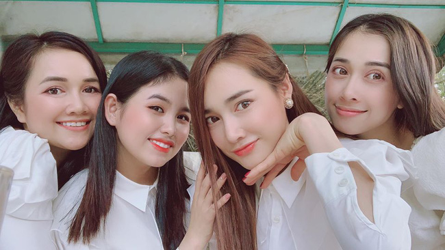  Đọ sắc bên dàn chị em cực phẩm, Nhã Phương vẫn nổi bần bật vì điều này  - Ảnh 2.