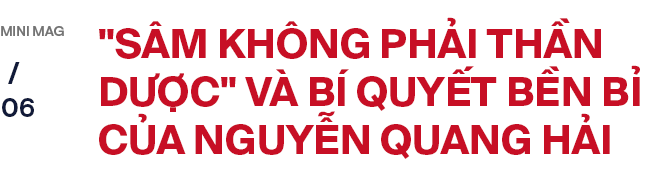 Trợ lý ngôn ngữ Lê Huy Khoa: Cởi đồ cầu thủ ra đi. Người đầy sẹo, chân biến dạng. Trời ơi, tội lắm - Ảnh 12.