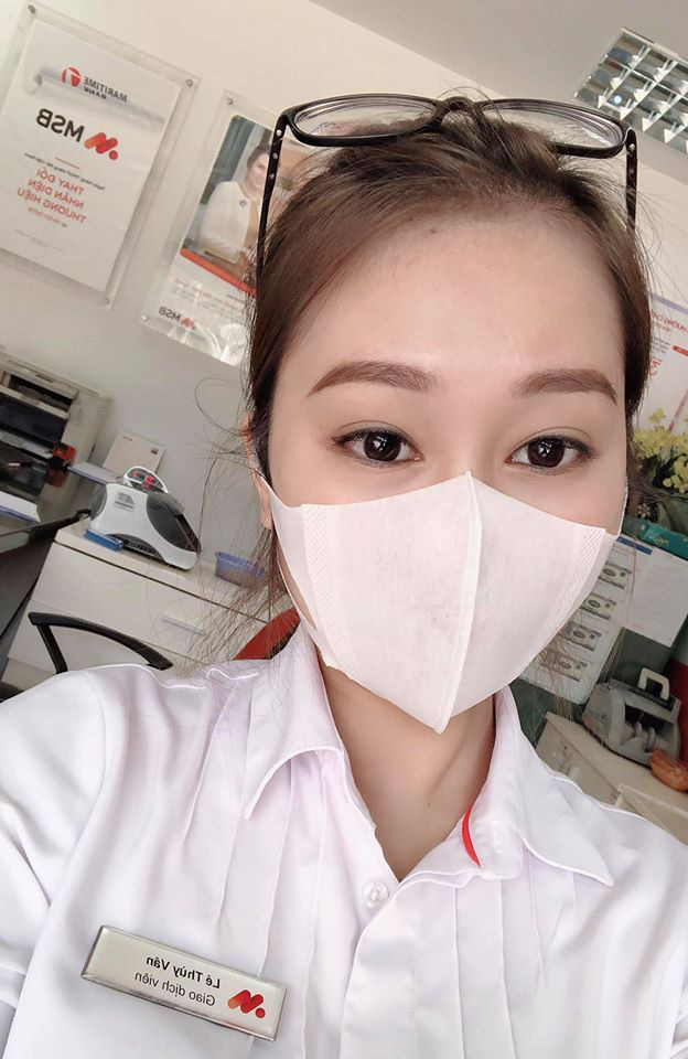 Đeo khẩu trang xuyên Tết là xu hướng mới trong năm nay. Hãy xem hình ảnh để tìm cách mix đồ du xuân đầy ấn tượng nhưng vẫn phải bảo đảm an toàn sức khỏe cho bản thân và người thân nhé.