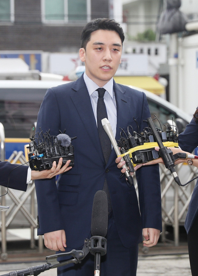 Tin nóng đầu năm: Seungri chính thức bị truy tố vì 3 tội danh hình sự, Choi Jong Hoon thêm tội sau khi nhận 5 năm tù - Ảnh 1.