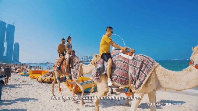 Giữa lùm xùm bị đòi nợ sấp mặt, Vũ Khắc Tiệp tung vlog du lịch Dubai siêu sang, lộ cảnh Ngọc Trinh mặc bikini mỏng manh tung tăng hú hồn giữa bãi biển - Ảnh 6.