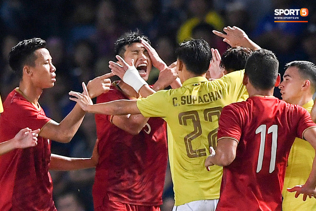 Sao Thái Lan, người từng gây sốc với cú tát Văn Hậu, bị CLB Nhật trả về sau một năm chơi bóng - Ảnh 2.