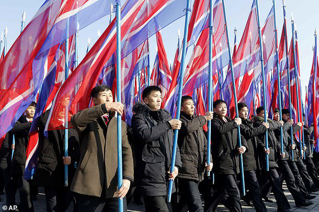 Hàng trăm nghìn người Triều Tiên tuần hành nêu cao tinh thần đoàn kết, tự cường - Ảnh 3.